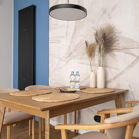 Manu Park Luxury Apartment *