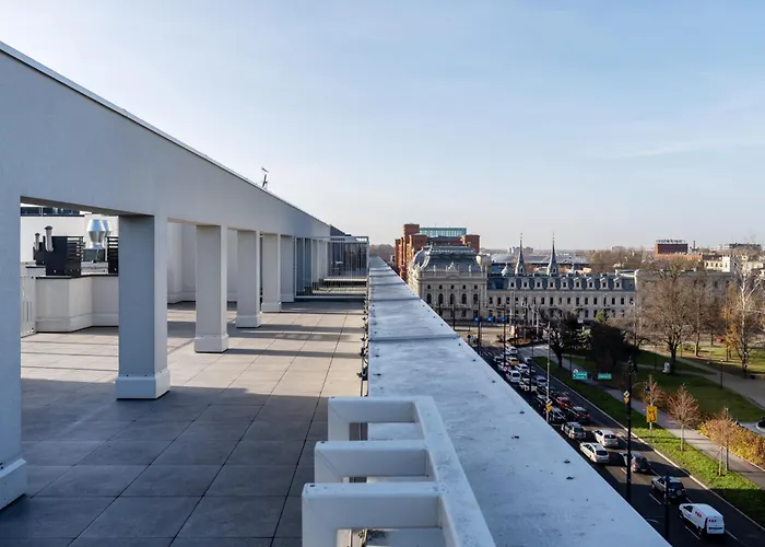 Lägenhet Manu Park Luxury